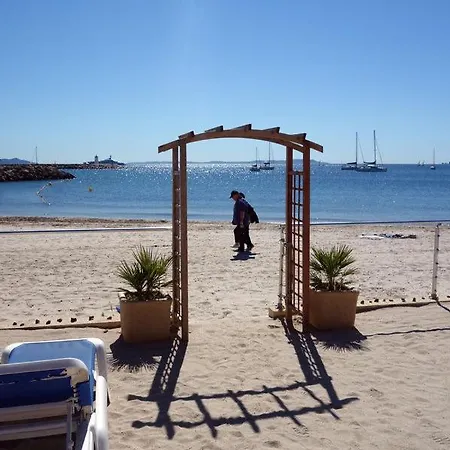 Apartment Port Duplex Plein Sud 200 M2 Et 100 M2 De Terrasse Hyeres